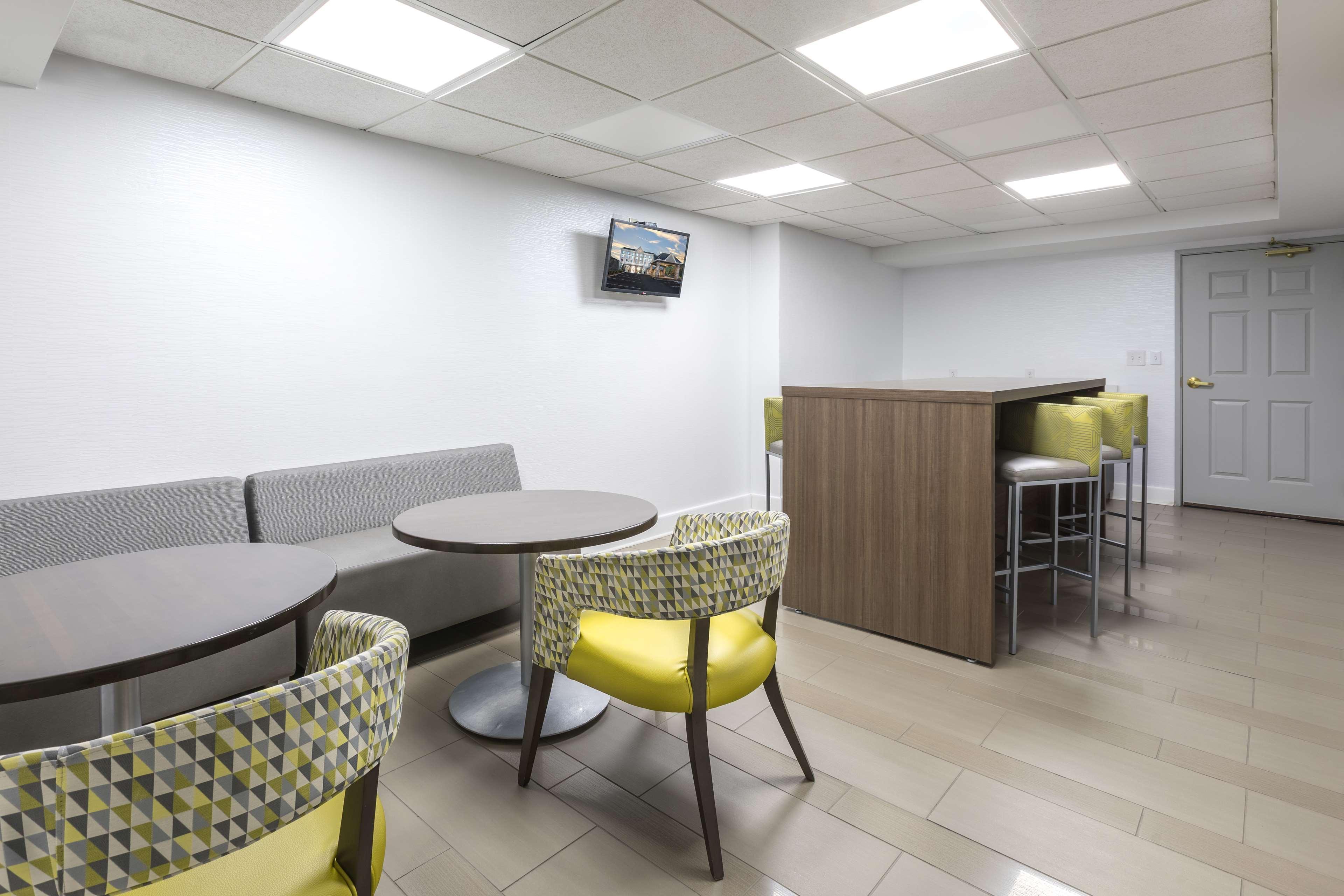 Country Inn & Suites By Radisson Asheville Downtown Tunnel Road 외부 사진