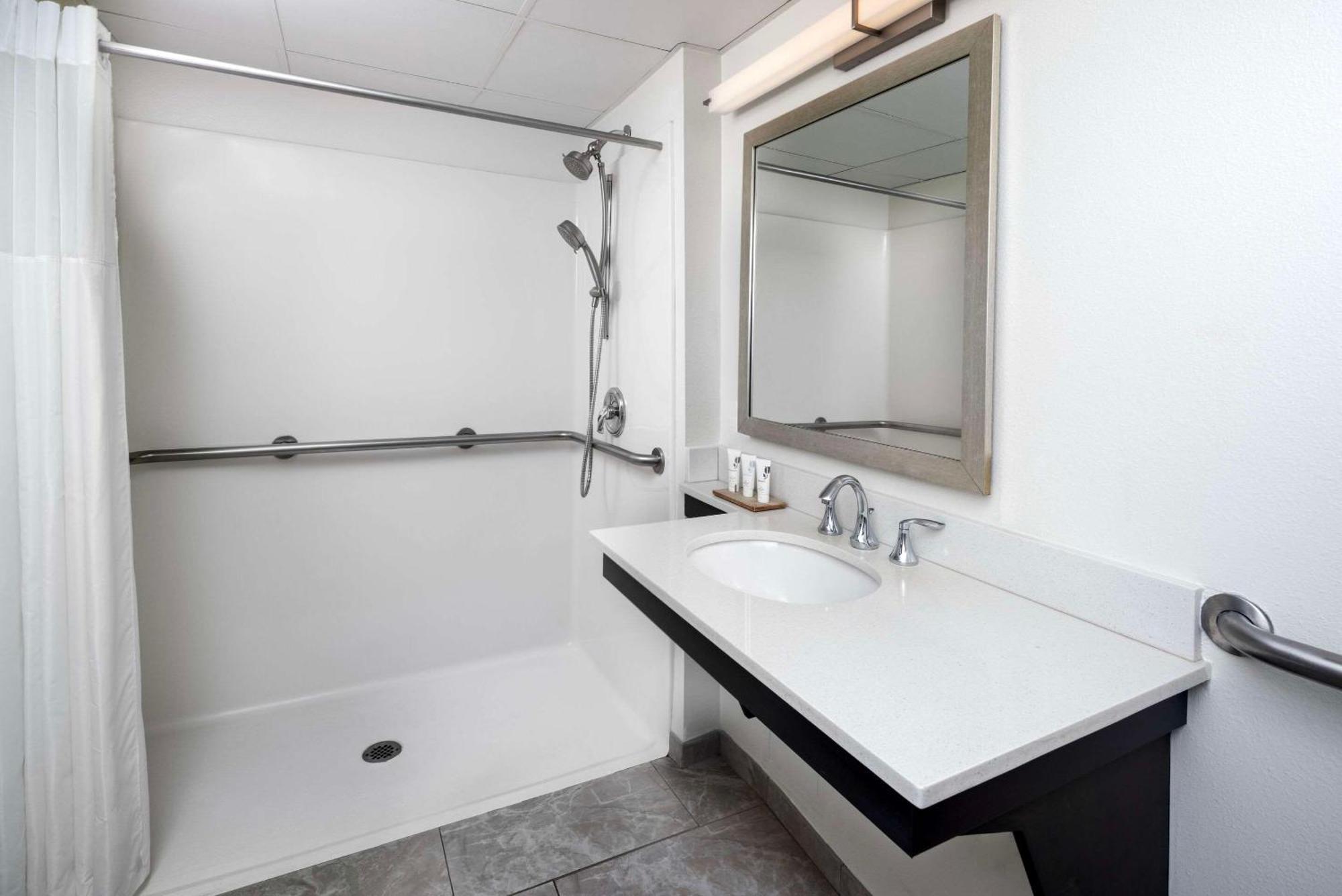 Country Inn & Suites By Radisson Asheville Downtown Tunnel Road 외부 사진