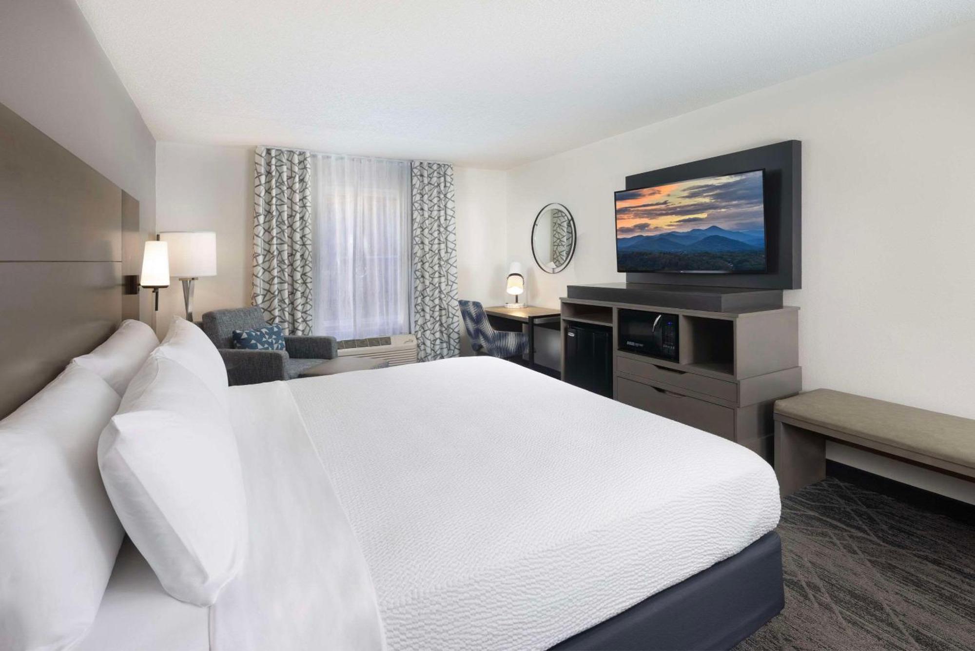 Country Inn & Suites By Radisson Asheville Downtown Tunnel Road 외부 사진