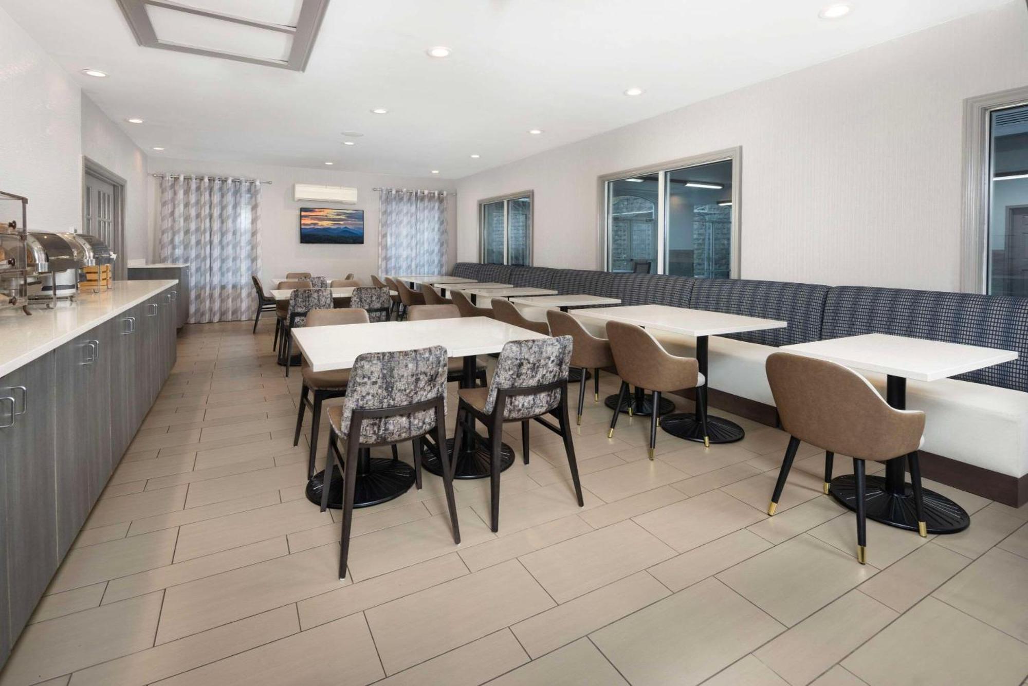 Country Inn & Suites By Radisson Asheville Downtown Tunnel Road 외부 사진