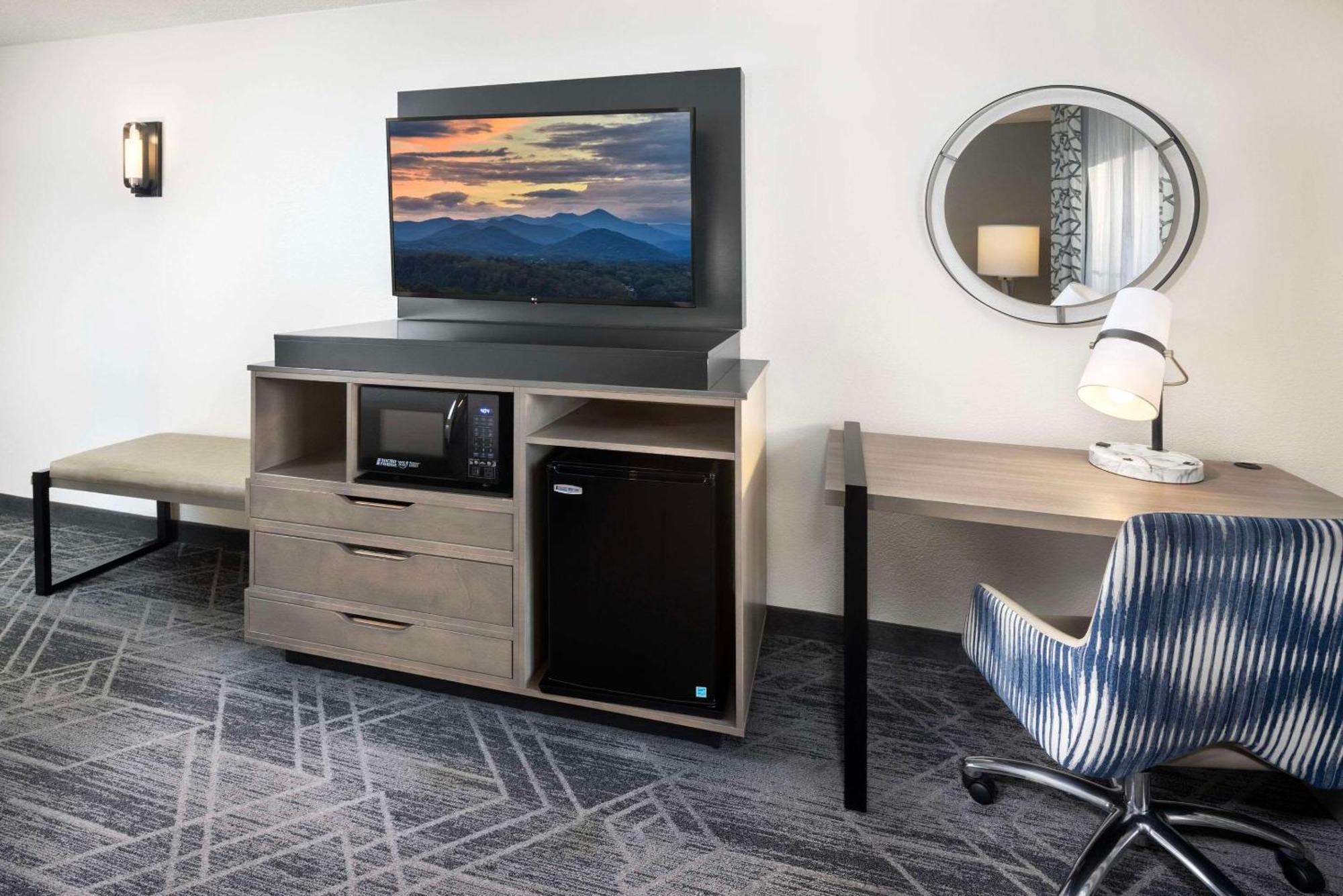 Country Inn & Suites By Radisson Asheville Downtown Tunnel Road 외부 사진