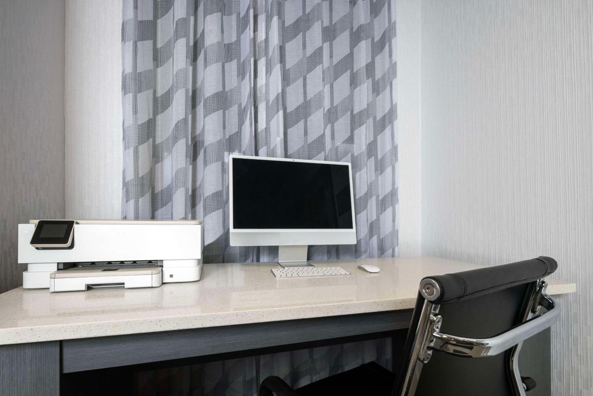Country Inn & Suites By Radisson Asheville Downtown Tunnel Road 외부 사진