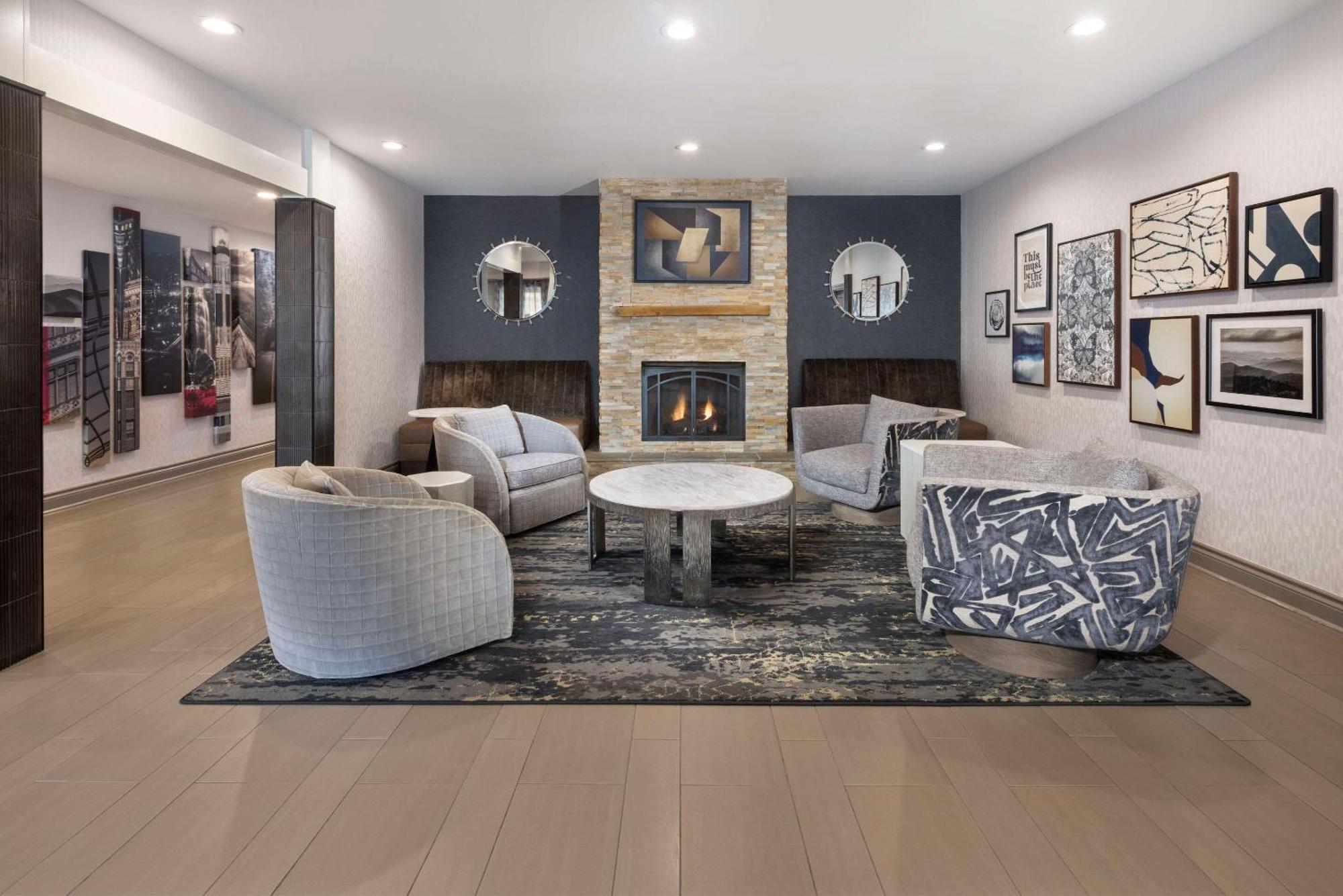 Country Inn & Suites By Radisson Asheville Downtown Tunnel Road 외부 사진