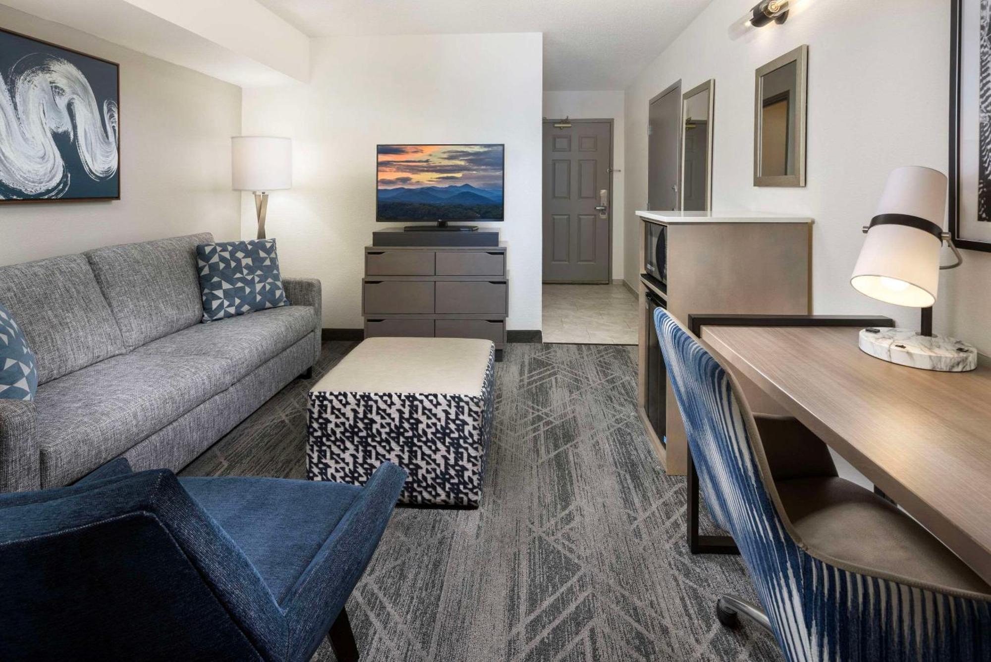 Country Inn & Suites By Radisson Asheville Downtown Tunnel Road 외부 사진