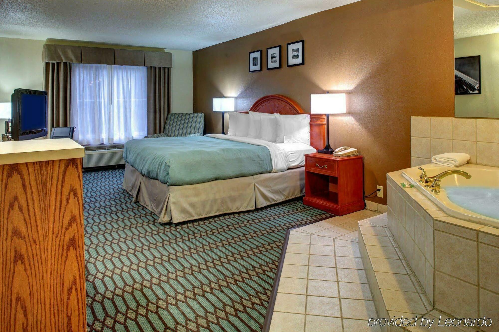 Country Inn & Suites By Radisson Asheville Downtown Tunnel Road 외부 사진